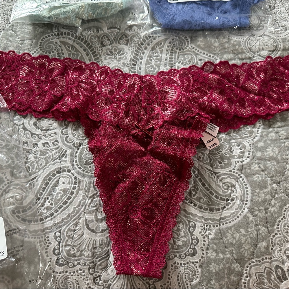 NWT Victoria’s Secret lace thong panty set of three, size large